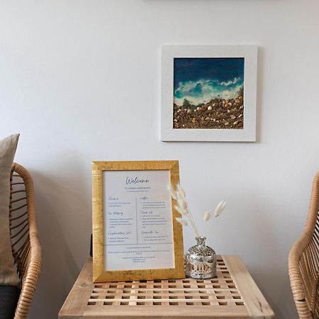 וויימות' Modern 1-Bedroom Apartment, Beach 5-Min Walk, Free Parking מראה חיצוני תמונה