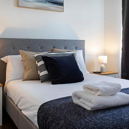 וויימות' Modern 1-Bedroom Apartment, Beach 5-Min Walk, Free Parking מראה חיצוני תמונה