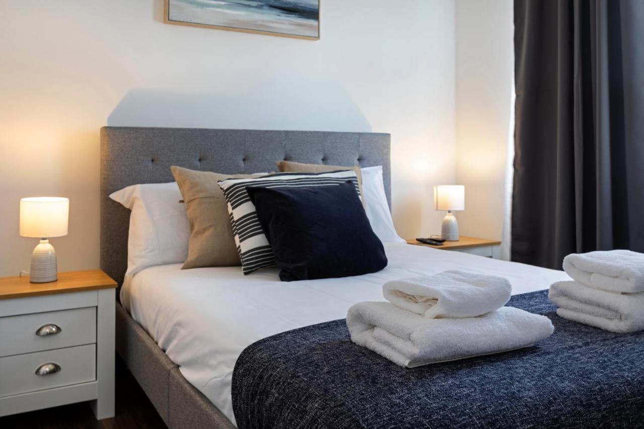 וויימות' Modern 1-Bedroom Apartment, Beach 5-Min Walk, Free Parking מראה חיצוני תמונה