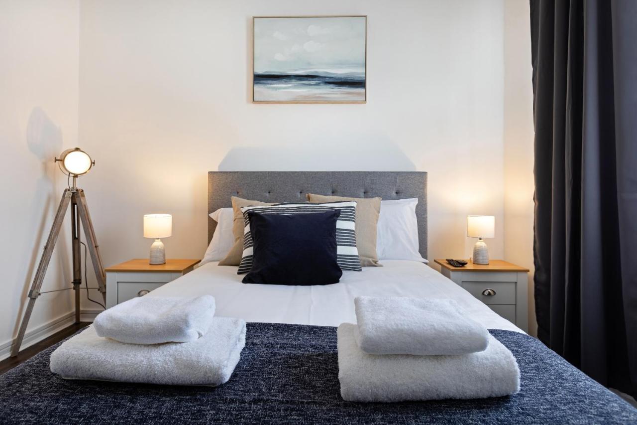 וויימות' Modern 1-Bedroom Apartment, Beach 5-Min Walk, Free Parking מראה חיצוני תמונה